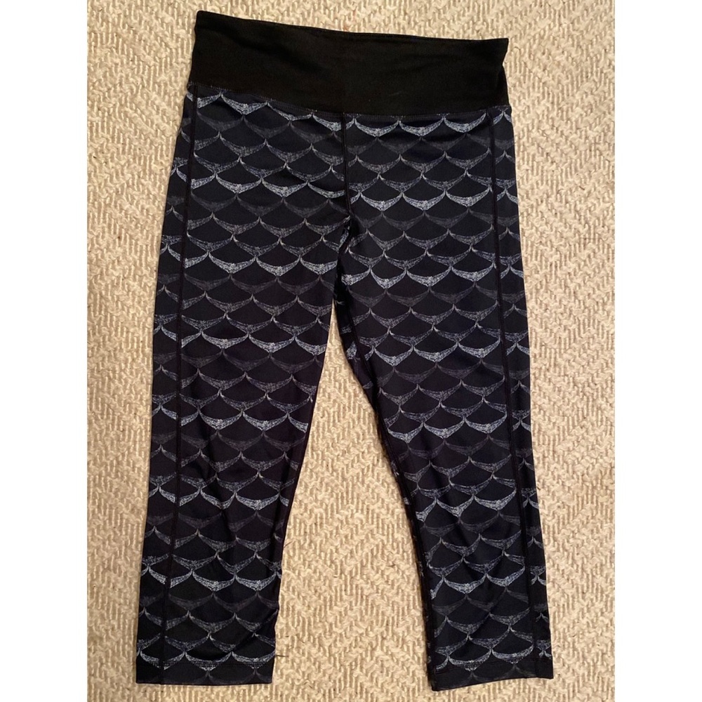 Vineyard Vines Tonal Whale Tail Crop Leggings - M